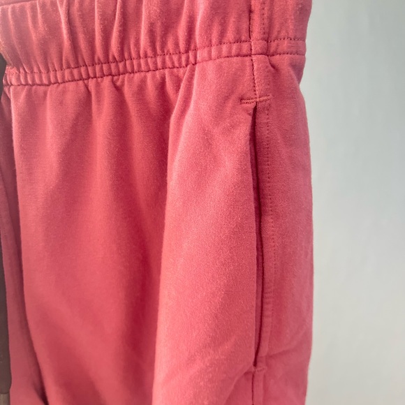 Lululemon - Picture 3 of 14